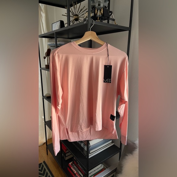 NWT Machines for Freedom Long Sleeve Technical Tee Women’s Small Himalayan Salt - Picture 3 of 4